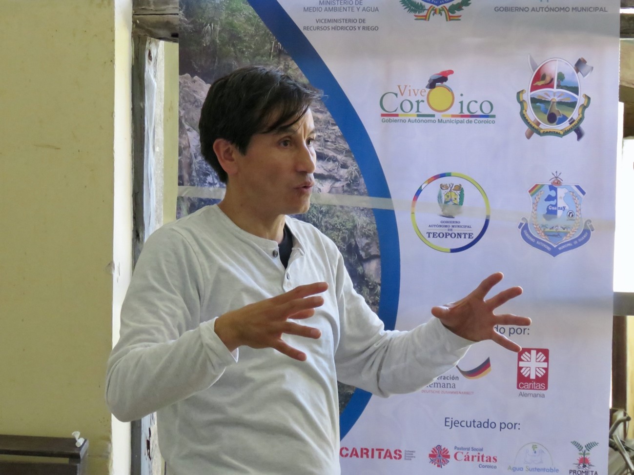 Formación de comunicadores ambientales de la Cuenca del Río Coroico: RedECOS de la Cuenca